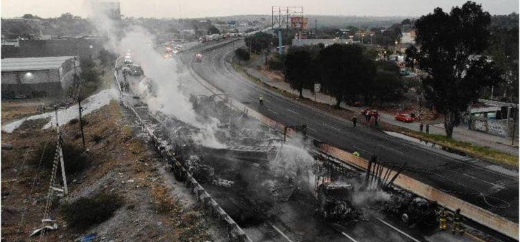 Tras carambola liberan carretera México-Querétaro, a la altura de San Juan del Río