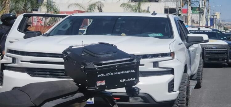 Es asegurada una camioneta que estaba en persecución