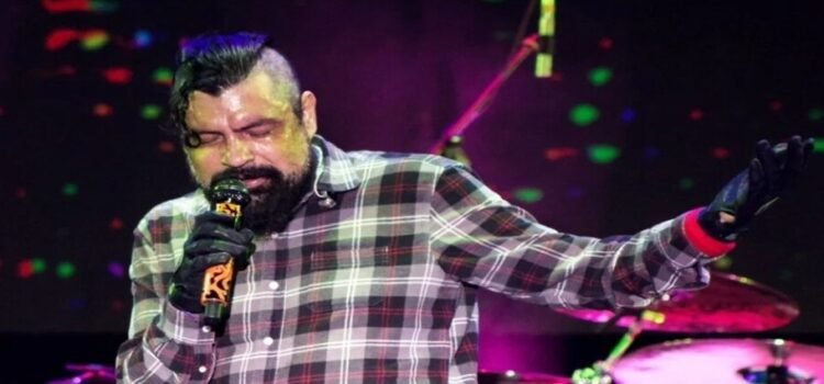 El grupo de Panteón Rococo suspende ‘show’ en Querétaro por problema de salud de ‘Dr. Shenka’