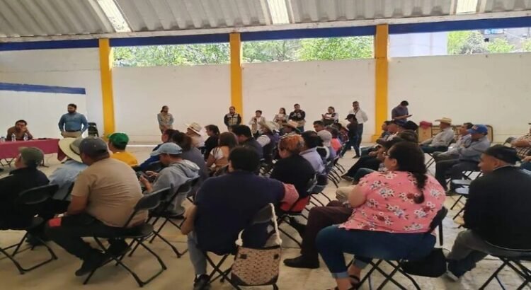 Los funcionarios federales presentaron el proyecto del tren México-Querétaro a los ejidatarios