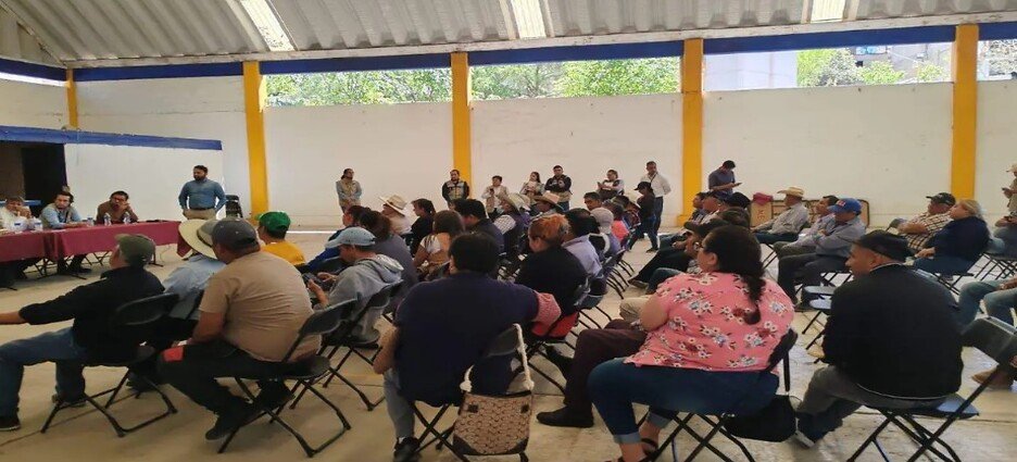 Los funcionarios federales presentaron el proyecto del tren México-Querétaro a los ejidatarios