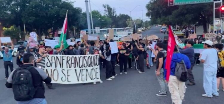 Los habitantes de San Francisquito marchan contra la gentrificación en Querétaro