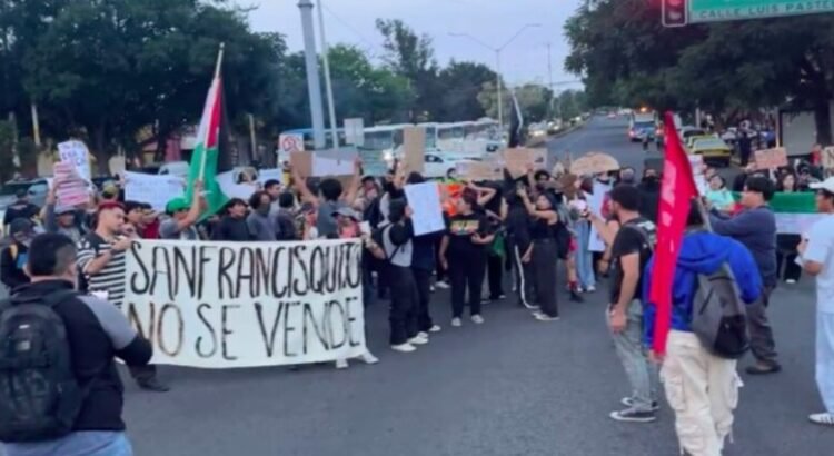 Los habitantes de San Francisquito marchan contra la gentrificación en Querétaro