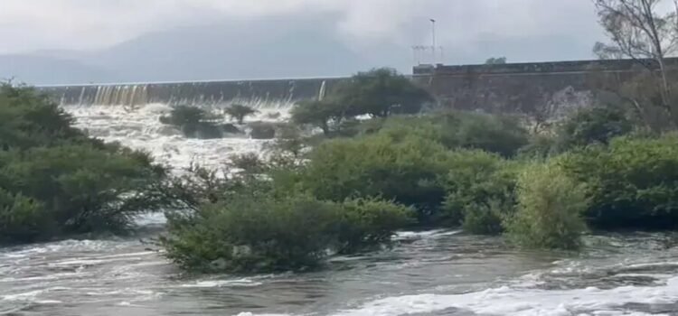Desborde de presa El Centenario provocó inundación de Tequisquiapan, Querétaro