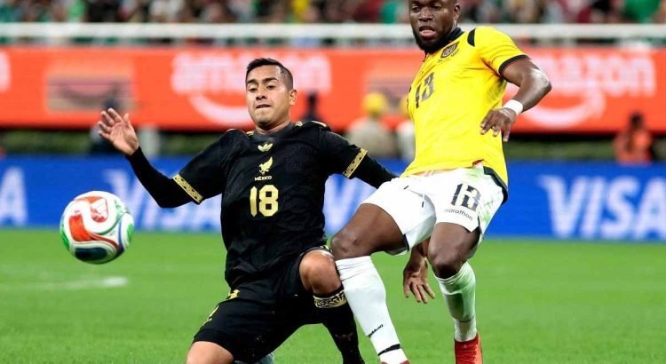 México mejora y empata ante Ecuador