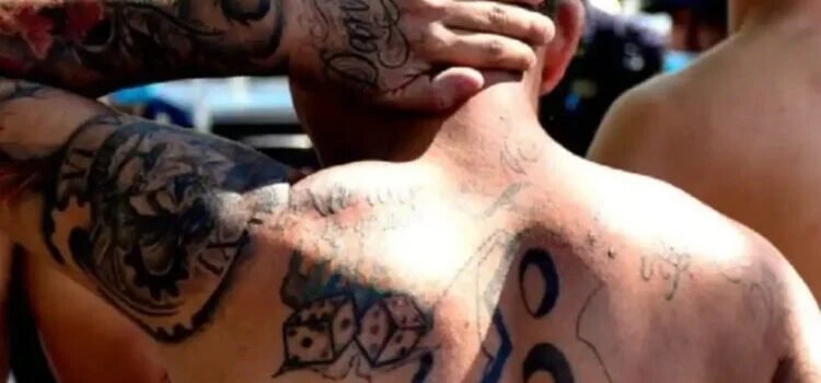 Reciben pandilleros de El Salvador condenas de hasta 397 años de cárcel