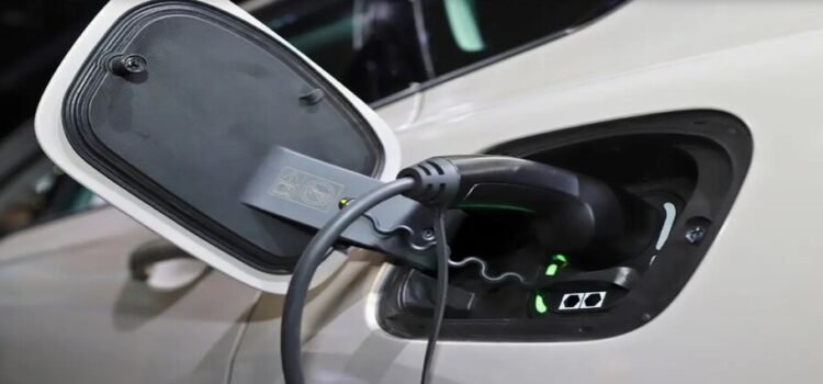 El estado de Querétaro suma más de 4,500 vehículos eléctricos e híbridos en 2025