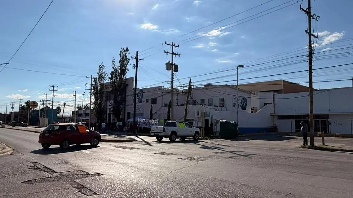 Continúa bloqueo del sindicato del IMSS en avenida Vicente Guerrero; prevén más trabajadores al mediodía